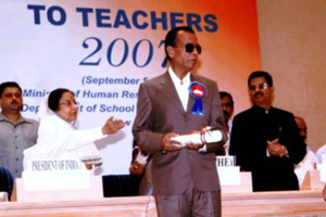 Mr.Naresh Jain Principal of School taking National Teachers Award 2007 from President of India Mrs.Pratibha Patil in New-Delhi on 5th Sep 2008.