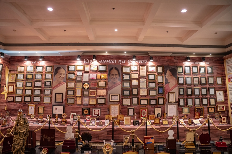 Unforgettable moments from the exhibition on the life journey of Smt. Sushila Bohra, organized on the occasion of her 85th birthday on May 18, 2025.
